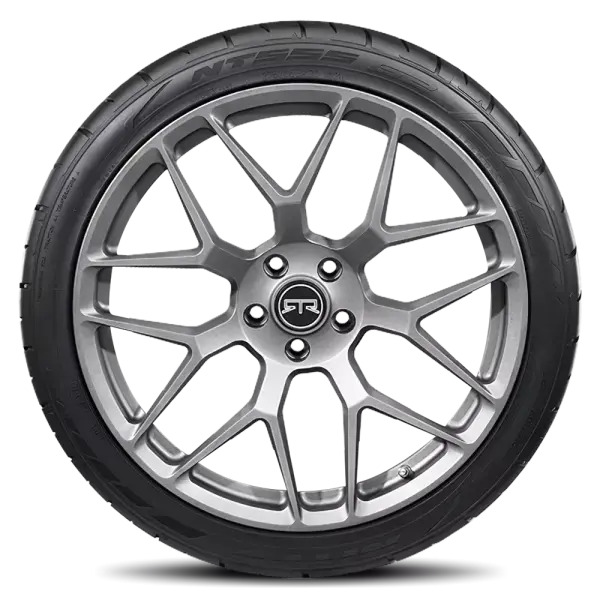 P275/35ZR18 Nitto NT555 G2