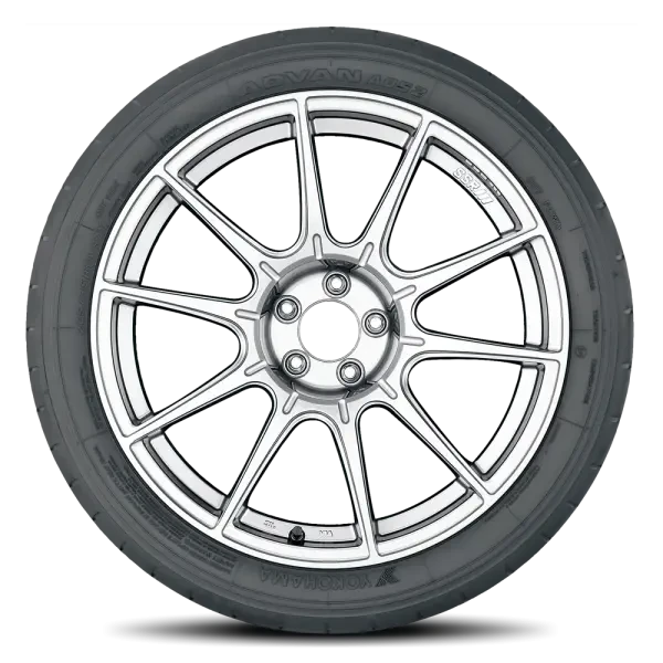 225/45R16 XL Yokohama Advan A052